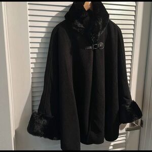 Martha Stewart Black Cape with Faux Fur Accents